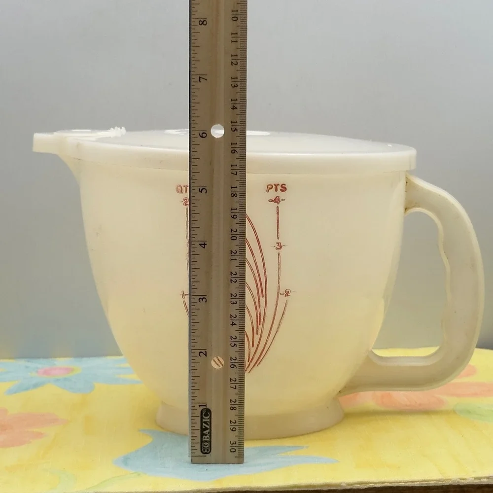 Vintage Tupperware 8 Cup Measuring Mix N Store Bowl Pour Spout Red Lettering Lid
